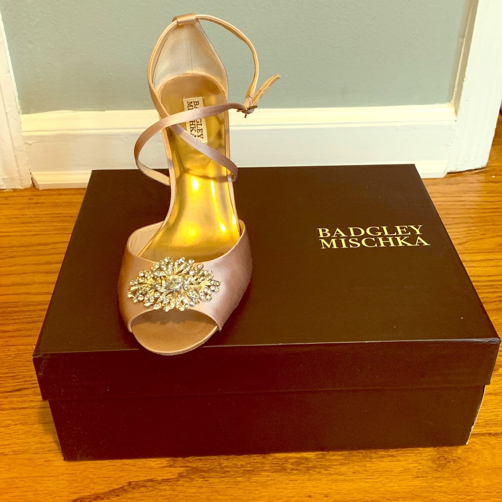 Badgley Mischka blush formal wedge
